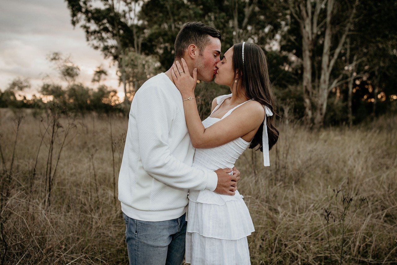 Meet and Date Single Women Nearby